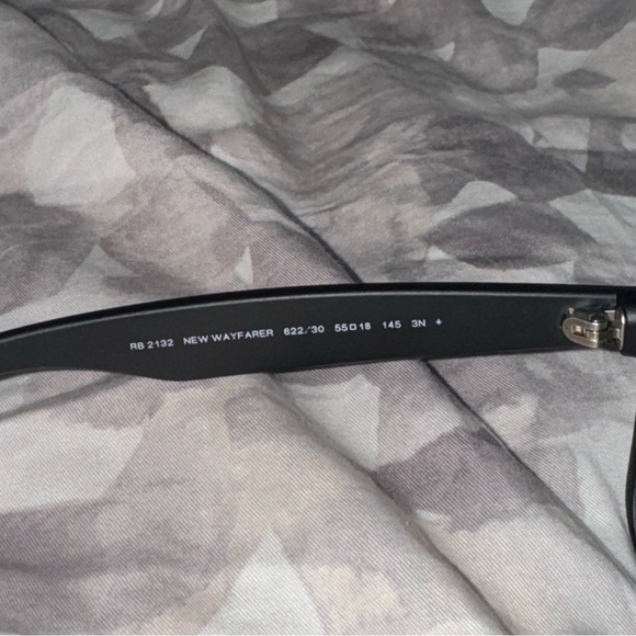 Ray Ban Wayferer Sunglasses - Picture 5 of 5